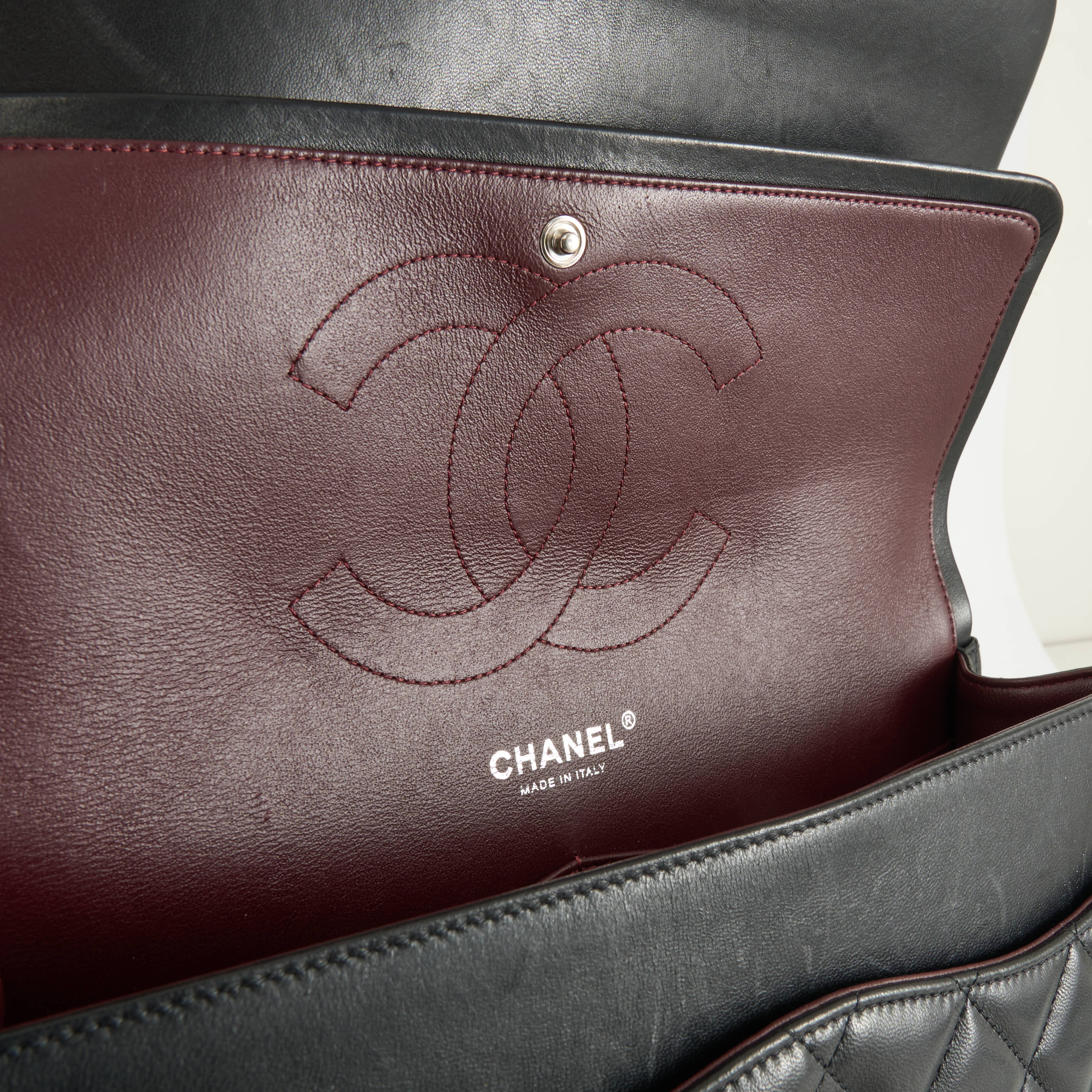 Chanel Classic Double Flap Bag Jumbo Schwarz Lambskin