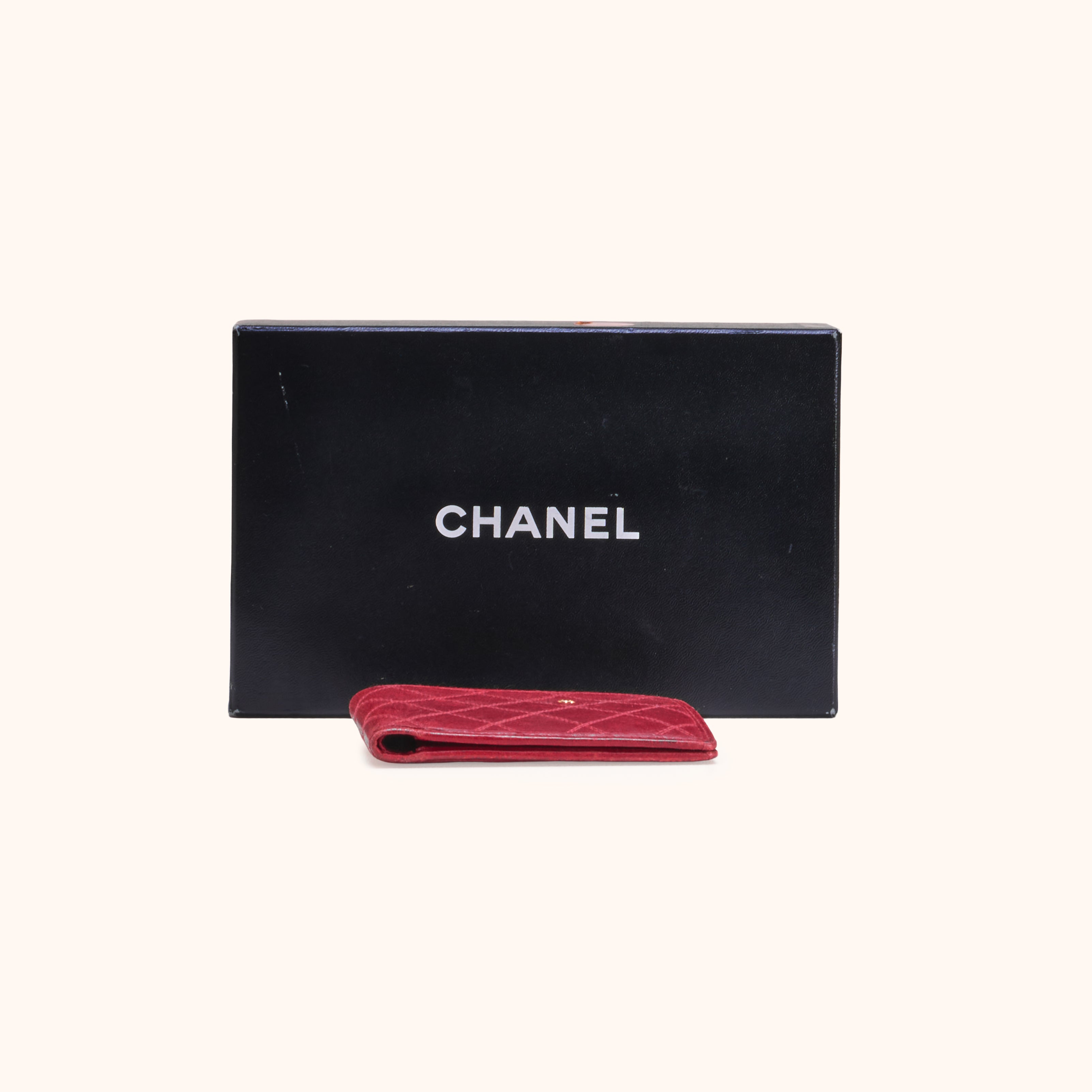 Chanel Classic Compact Quilted Wallet Rot