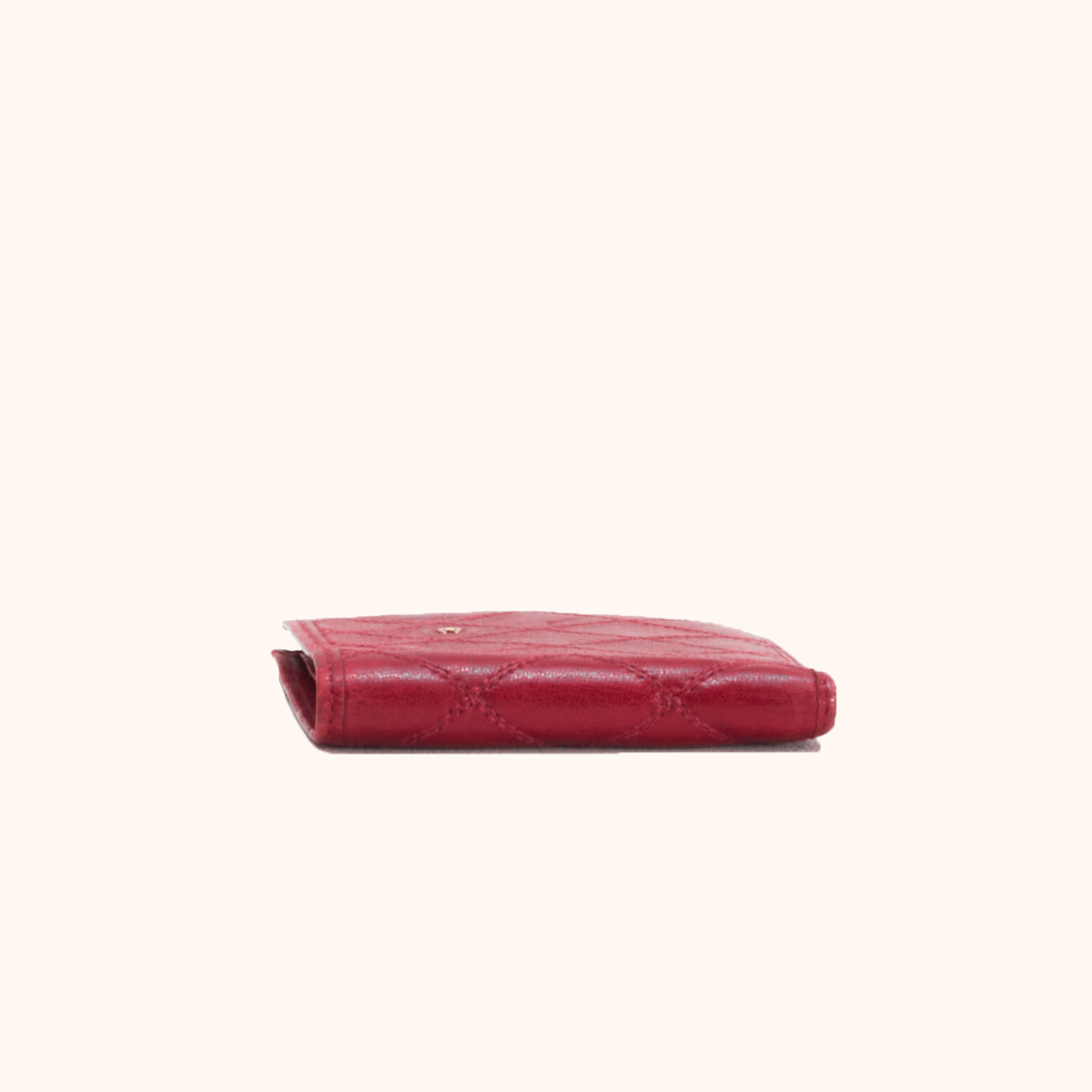 Chanel Classic Compact Quilted Wallet Rot