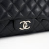 Chanel Classic Maxi Flap Bag in Caviar Leder mit Silber-Hardware