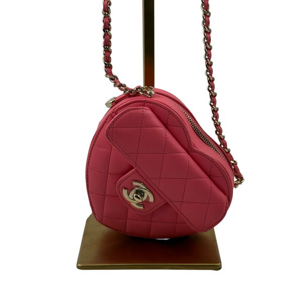 Wintage Chanel Heart Mini Flap Tasche aus rosafarbenem gestepptem Lammleder mit goldfarbenem CC-Verschluss und Kette