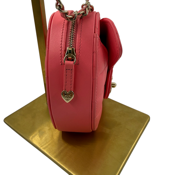 Wintage Chanel herzförmige Mini-Umhängetasche aus rosa gestepptem Lammleder mit goldenem Reißverschluss-Anhänger