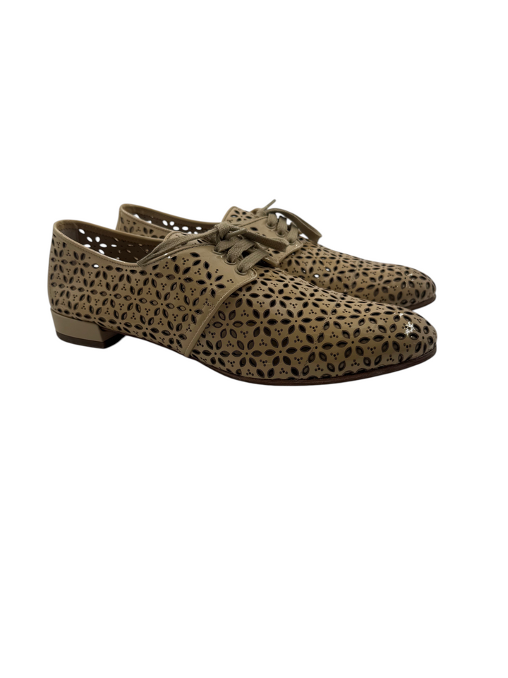 Prada Laser-Cut Patent Leather Derby Shoes – Ansicht 1