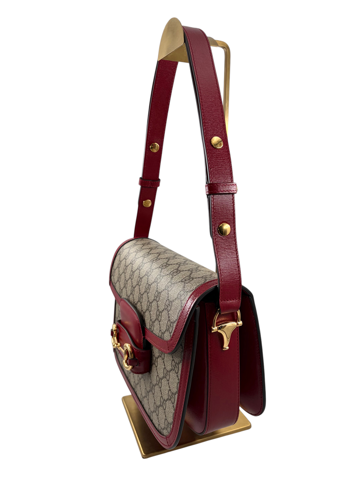 Wintage Gucci Horsebit 1955 Schultertasche aus GG Supreme Canvas mit rotem Lederbesatz und goldener Hardware
