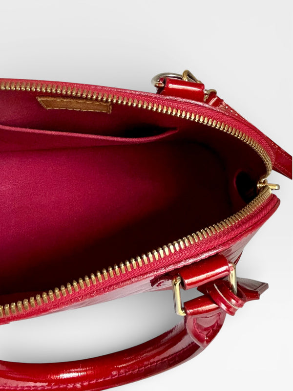 Louis Vuitton Monogram Vernis Alma BB rot