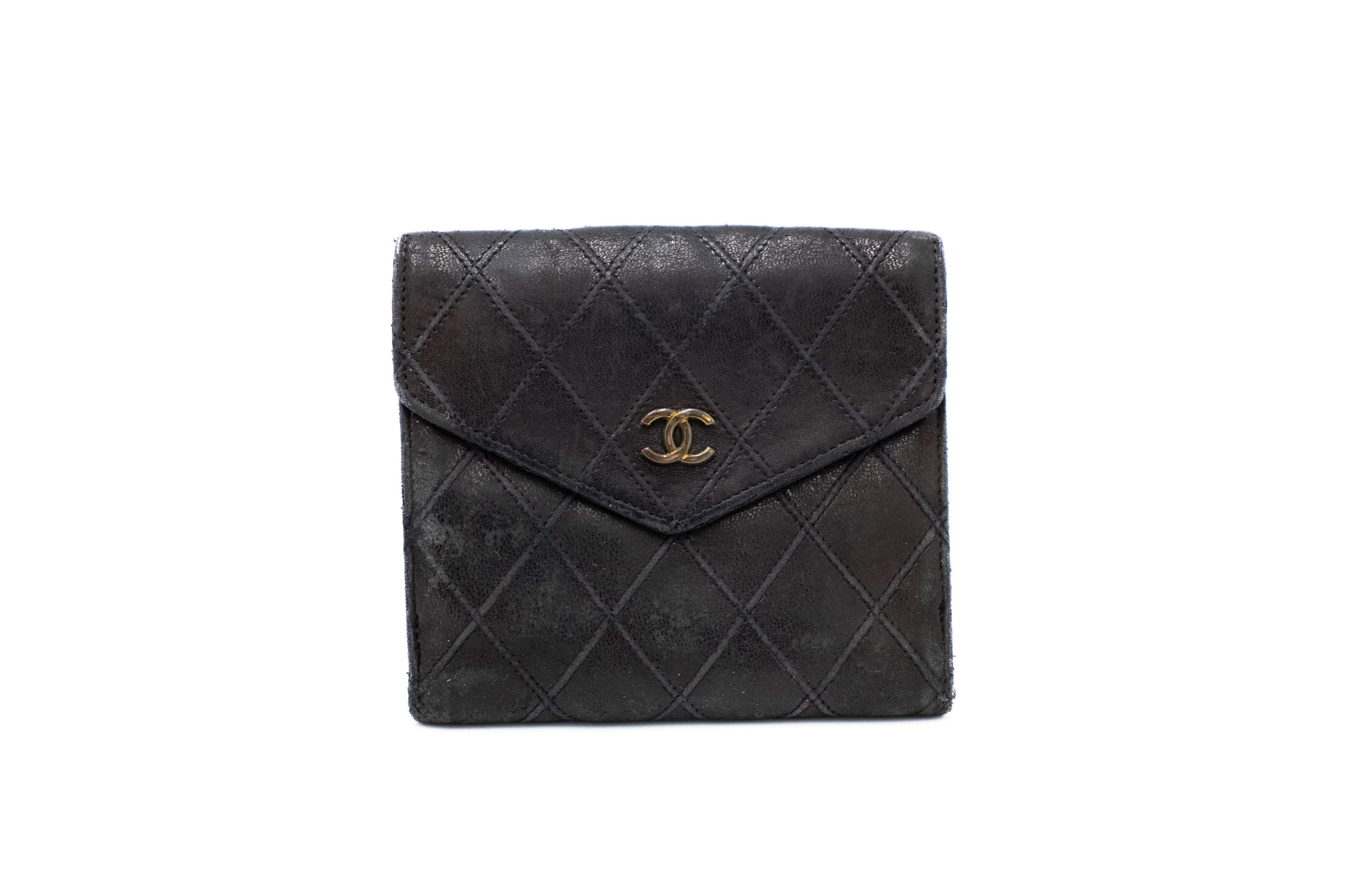 CHANEL QUILTED BI-FOLD EMBOSSED LOGO WALLET